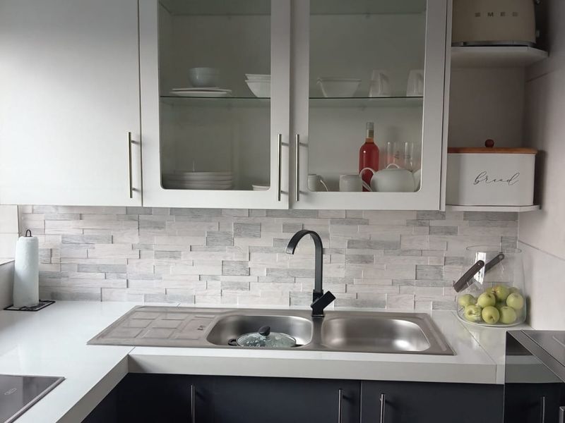 Stunning 2 Bedroom Unit for sale in Kempton Park - Photo 10