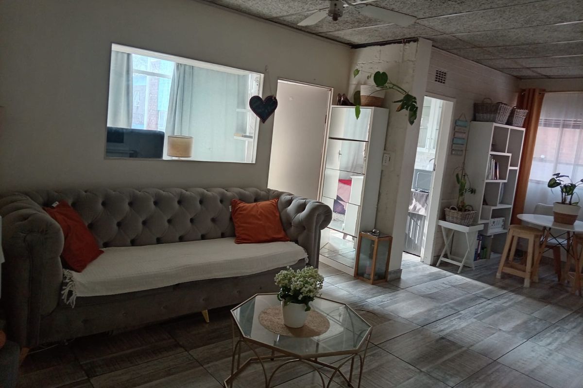 Stunning 2 Bedroom Unit for sale in Kempton Park - Photo 3