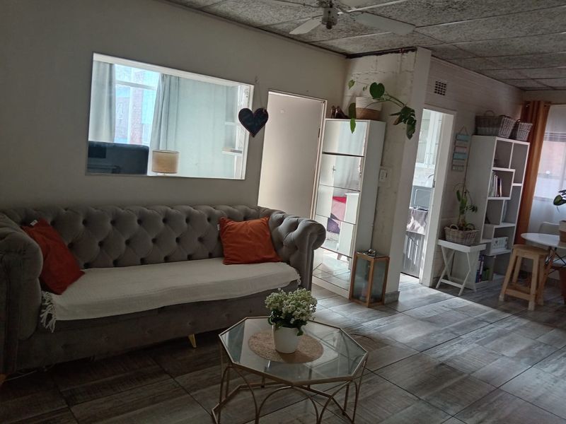 Stunning 2 Bedroom Unit for sale in Kempton Park - Photo 3