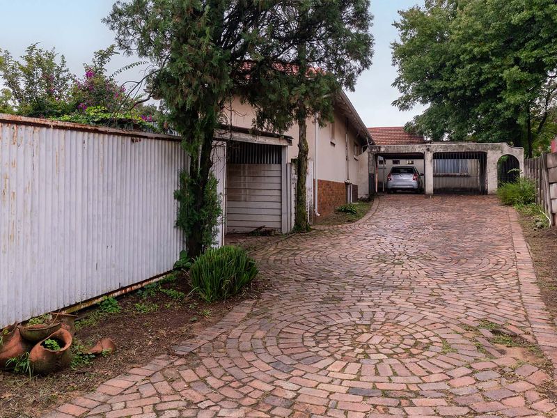 A 4 Bedrooms Family Home In Lombardy East. - Photo 5