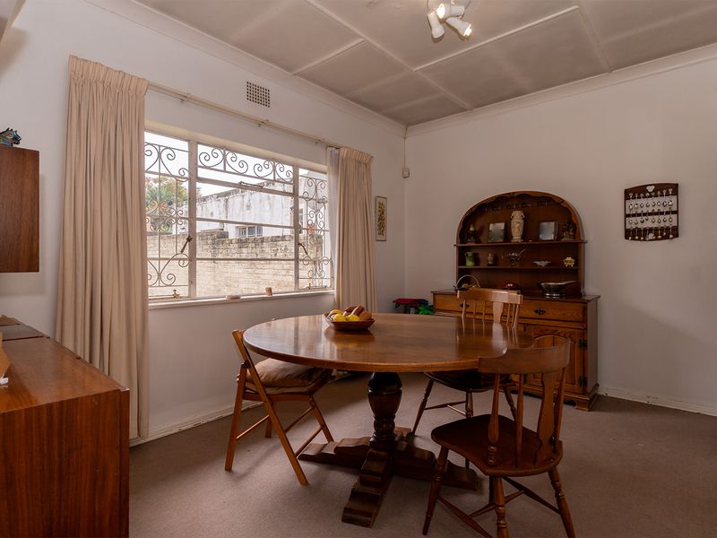 A 4 Bedrooms Family Home In Lombardy East. - Photo 10