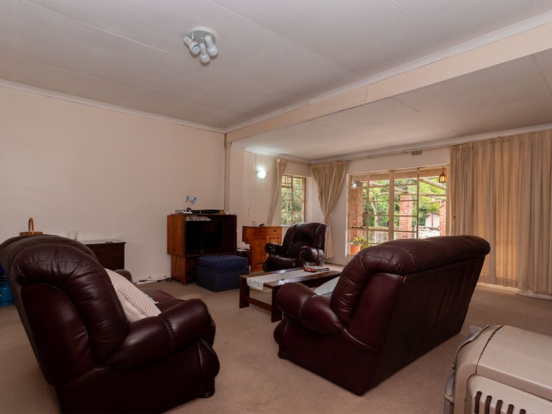 A 4 Bedrooms Family Home In Lombardy East. - Photo 8