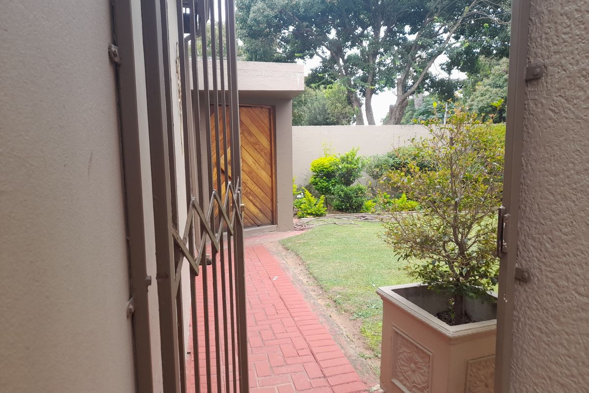 Stunning 3 Bedroom Family Home for sale in Evans Park - Photo 5