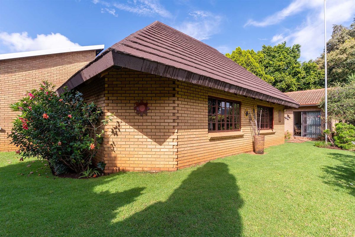 4 bedroom Entertainers dream for sale! - Photo 5