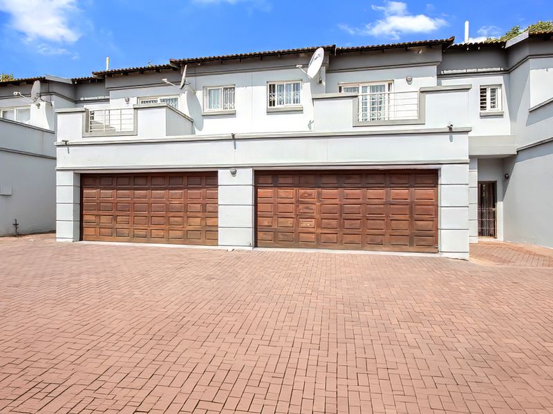 3 Bedroom 2 Bathroom duplex in Ferndale - Photo 2