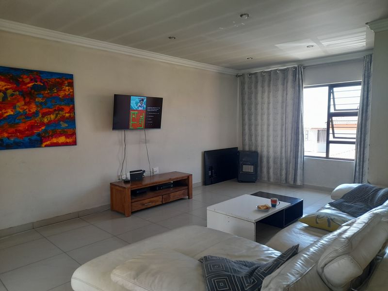 Beautiful Family home For sale in Secure Estate - Photo 6