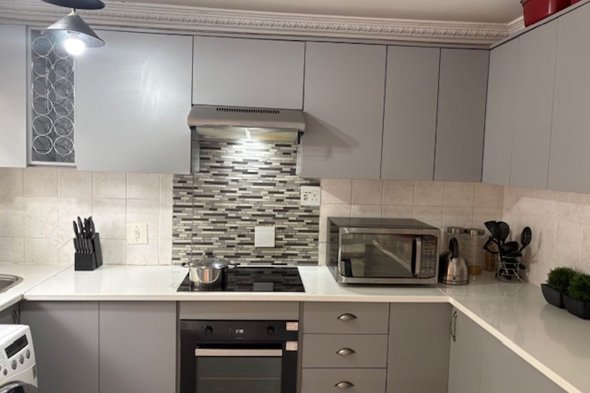 NATURENA   -   RENOVATED 3 BEDROOM - Photo 5