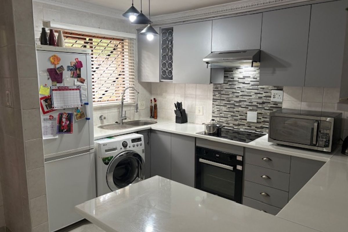 NATURENA   -   RENOVATED 3 BEDROOM - Photo 2