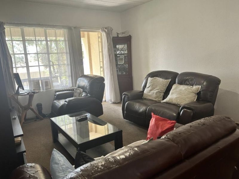 GROUND FLOOR APARTMENT. - Photo 4