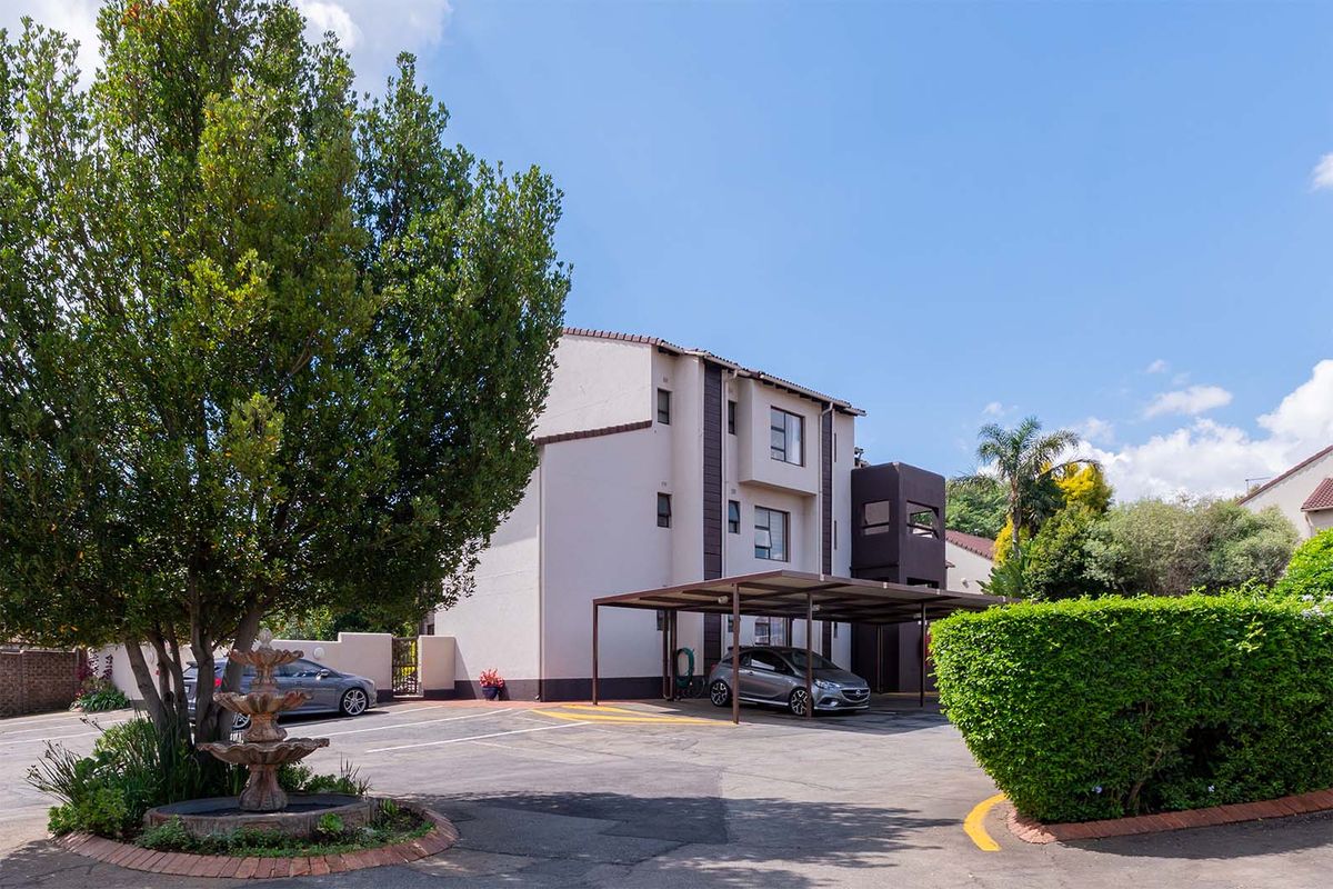 Spacious lock up and go apartment - Photo 3