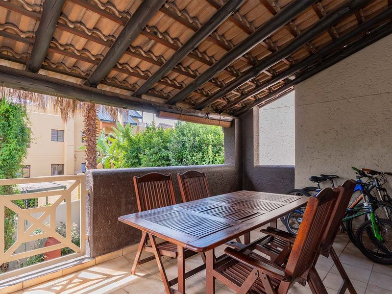 Spacious lock up and go apartment - Photo 8