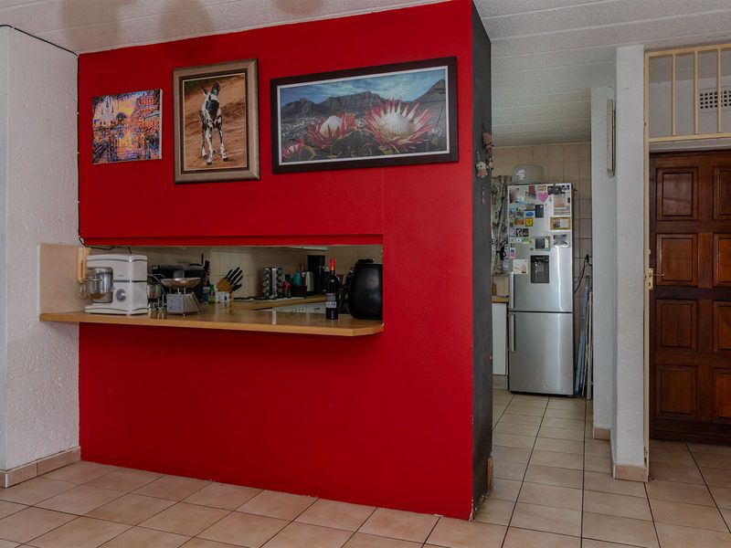 Spacious lock up and go apartment - Photo 7