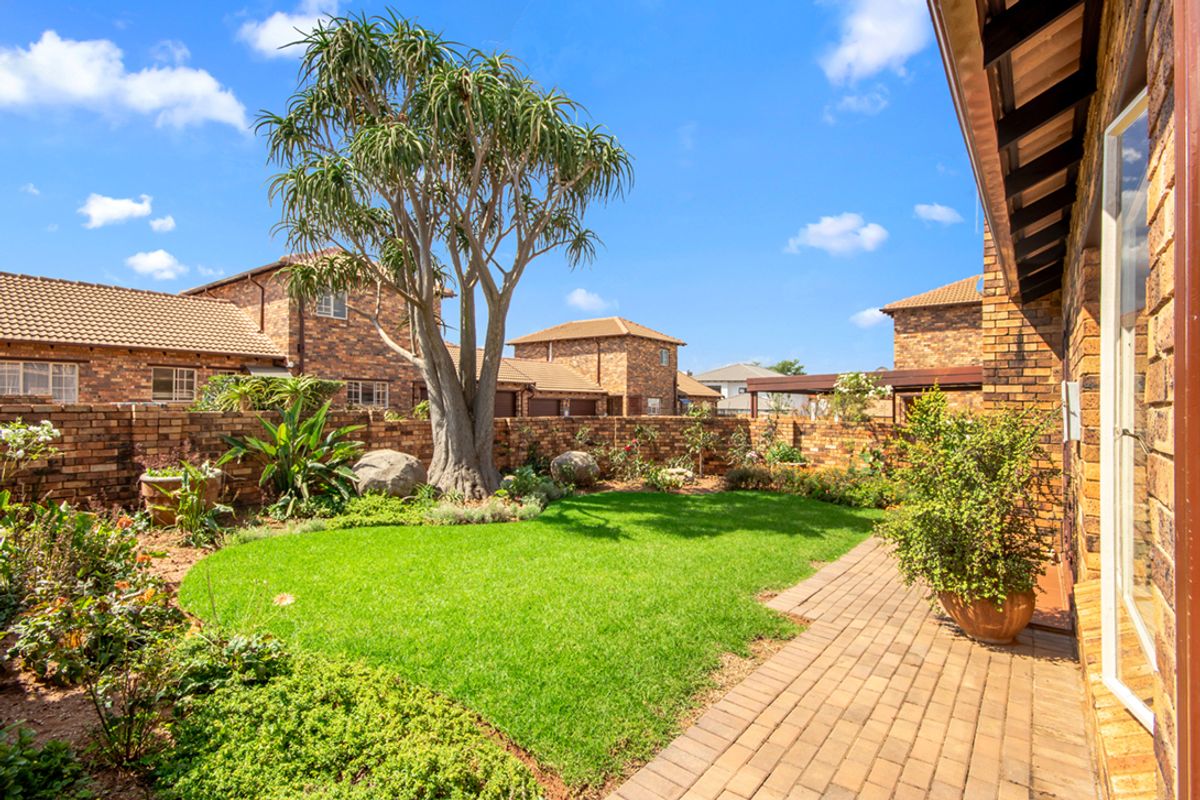 Breath Taking- Modern Living at its Finest - Photo 4