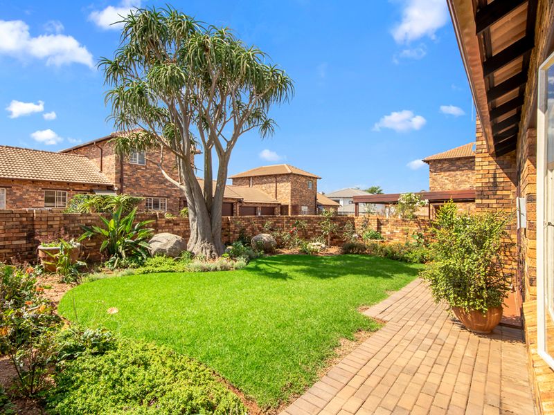 Breath Taking- Modern Living at its Finest - Photo 4