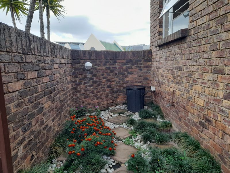 Simplex for sale in Oakdene - Photo 4