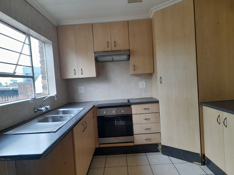Simplex for sale in Oakdene - Photo 9