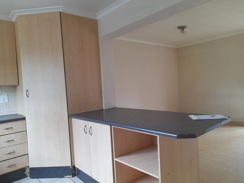 Simplex for sale in Oakdene - Photo 10