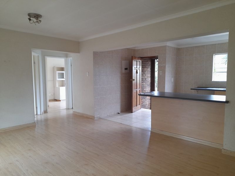 Simplex for sale in Oakdene - Photo 7