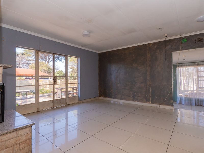 FREESTANDING 3-BED FAMILY HOME with a granny Flat  IN VAN DYK PARK! ✨ ​ - Photo 5