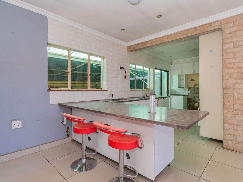 FREESTANDING 3-BED FAMILY HOME with a granny Flat  IN VAN DYK PARK! ✨ ​ - Photo 8