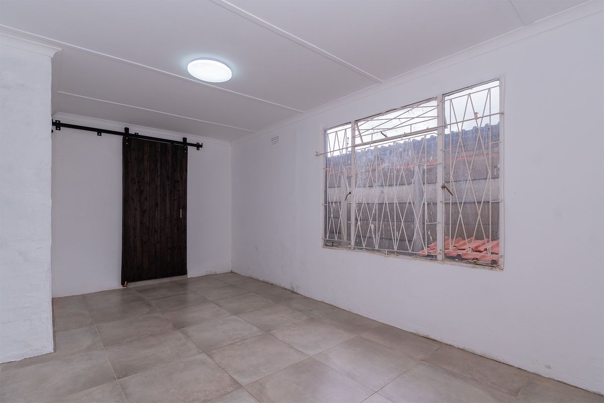 Prime Property in Klopper Park - Photo 5