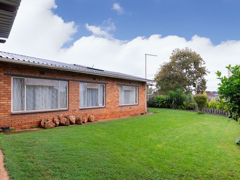 Prime Property in Klopper Park - Photo 6
