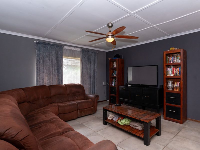 Prime Property in Klopper Park - Photo 9