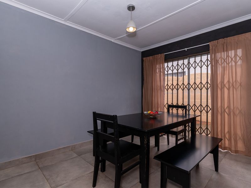 Prime Property in Klopper Park - Photo 4