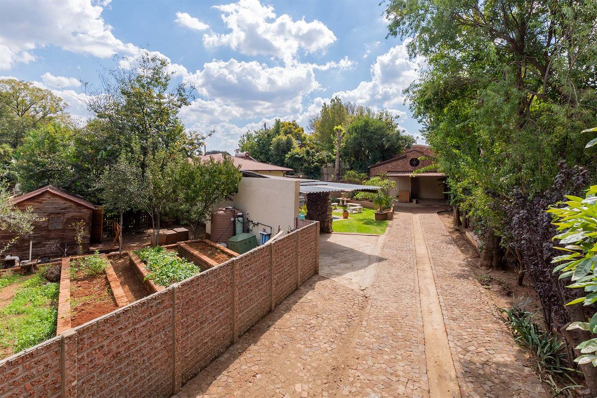 Five-Home Investment Powerhouse For Sale under R3.8 Million - Photo 2