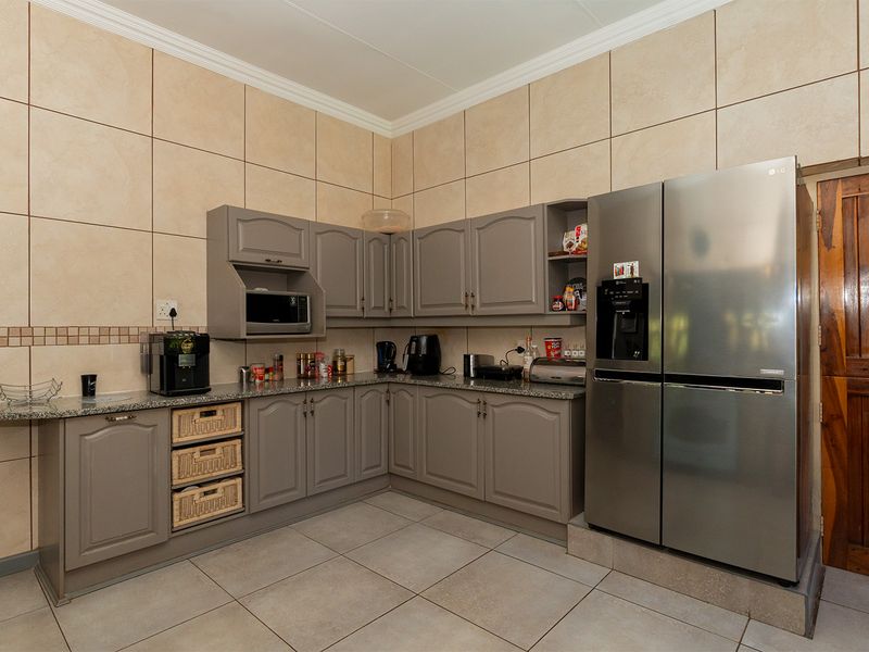 Five-Home Investment Powerhouse For Sale under R3.8 Million - Photo 8