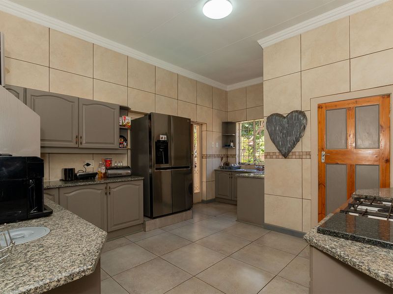 Five-Home Investment Powerhouse For Sale under R3.8 Million - Photo 6