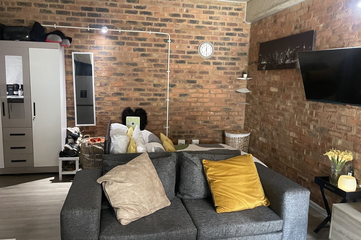 Stylish Urban Living Modern Studio Apartment In The Heart Of Maboneng - Photo 4