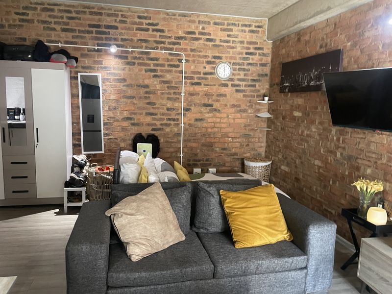 Stylish Urban Living Modern Studio Apartment In The Heart Of Maboneng - Photo 4