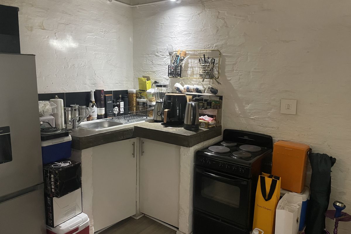 Stylish Urban Living Modern Studio Apartment In The Heart Of Maboneng - Photo 2