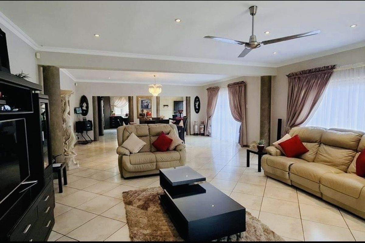 North Facing Family Home and  Garden Unit!!! - Photo 3