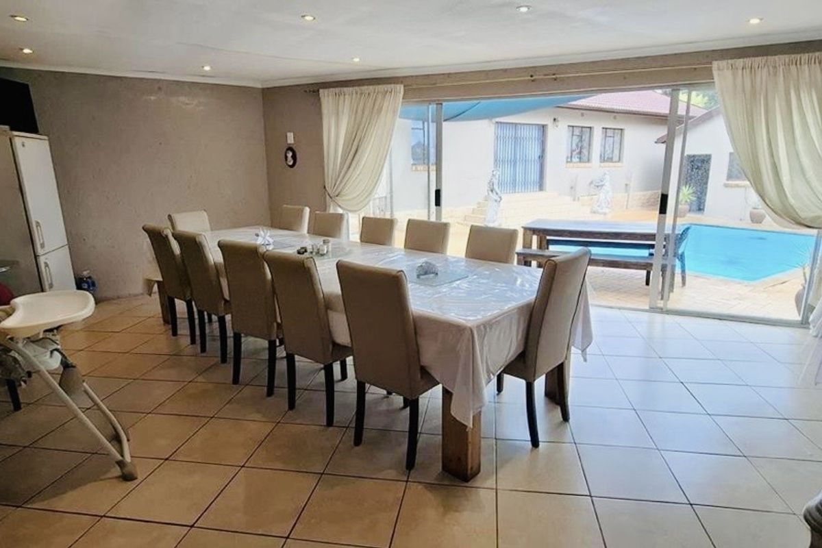 North Facing Family Home and  Garden Unit!!! - Photo 2