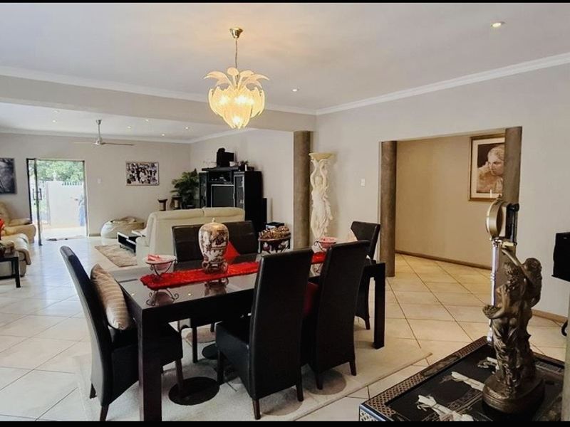 North Facing Family Home and  Garden Unit!!! - Photo 7