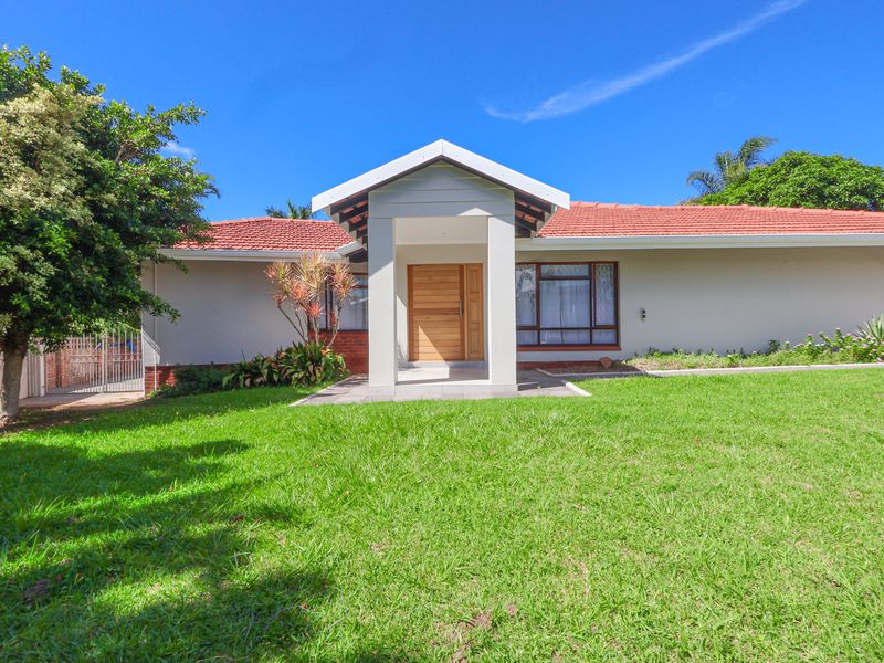 Spacious Family Home with Massive Erf Size - Photo 2