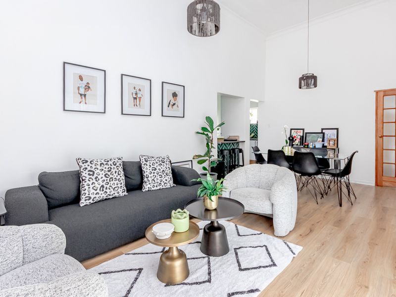 Modern, Move-In Ready Home in the Heart of Radiokop! - Photo 2