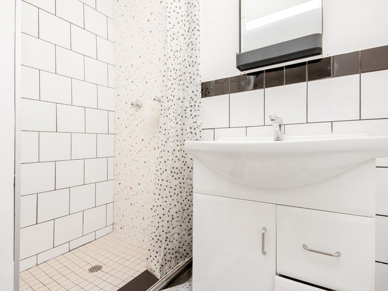 Modern, Move-In Ready Home in the Heart of Radiokop! - Photo 9