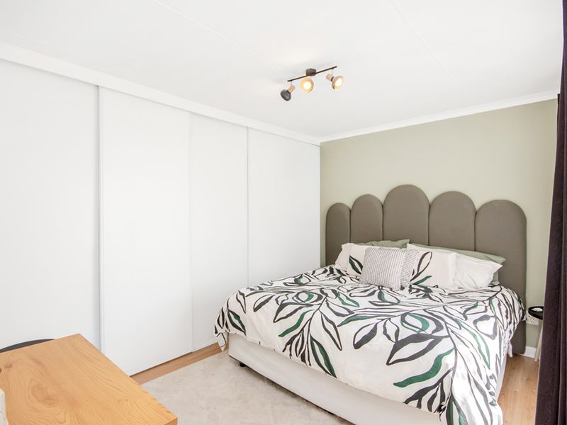 Modern, Move-In Ready Home in the Heart of Radiokop! - Photo 7