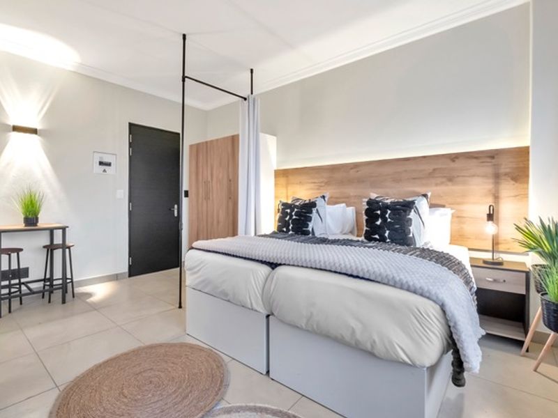 Modern Fully Furnished Studio Apartments in the Heart of Sandton - Photo 7