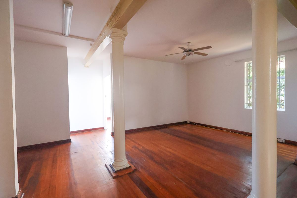 Secure Two Bedroom Apartment - Photo 3