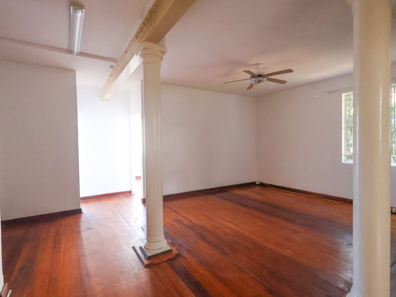 Secure Two Bedroom Apartment - Photo 3