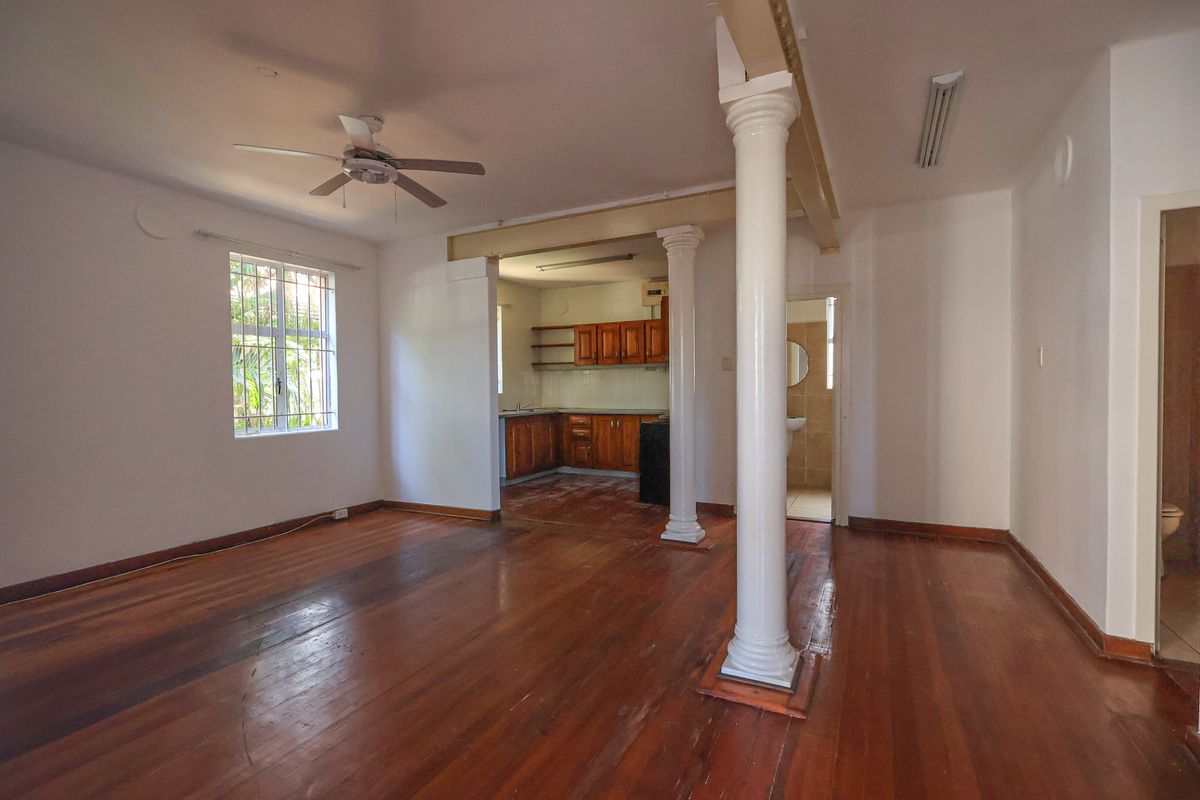 Secure Two Bedroom Apartment - Photo 5