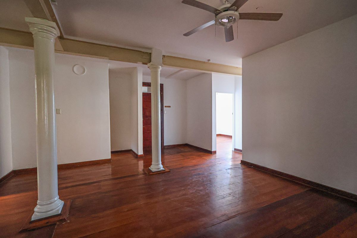 Secure Two Bedroom Apartment - Photo 4