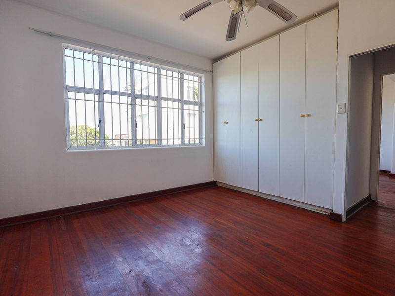 Secure Two Bedroom Apartment - Photo 10