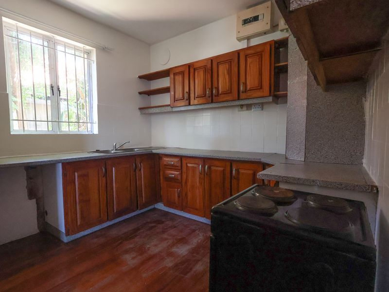 Secure Two Bedroom Apartment - Photo 9