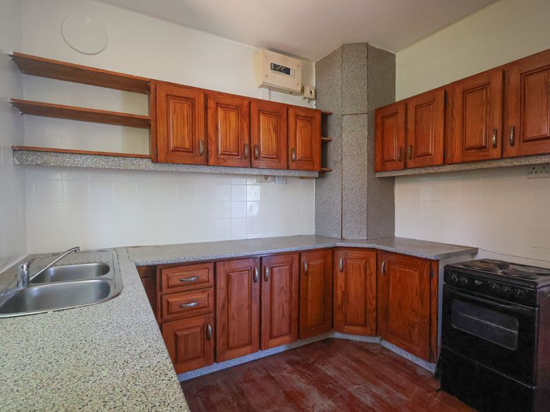 Secure Two Bedroom Apartment - Photo 7