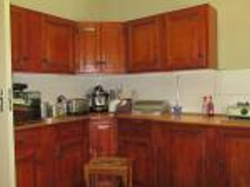 An Excellent 3-Bdroom Family Home In Rembrandt Park. - Photo 2